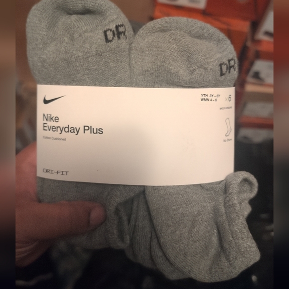 Nike Accessories - Women's Nike Gray No Show Socks Size S W 4-6